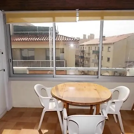 Studio 4 Personnes Proche Mer Et Commerces 73949 아파트