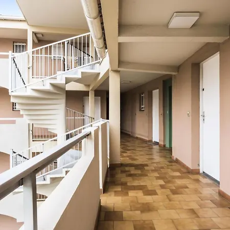 Studio 4 Personnes Proche Mer Et Commerces 73949 Sainte-Maxime